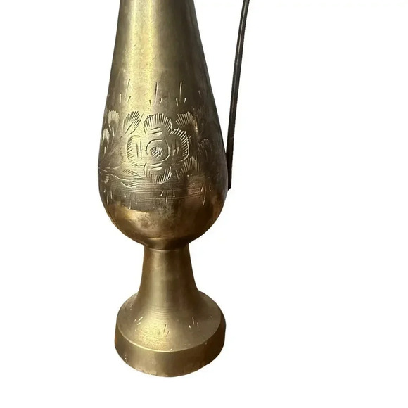 Vintage 10 " Tall Elegant Solid Floral Collection Display Accent Brass Vase - Picture 3 of 7